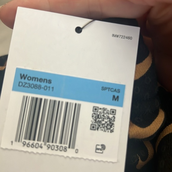 NIKE NWT Woman’s sweats Sz M. Reg 80! Cute gold/black - Picture 4 of 7